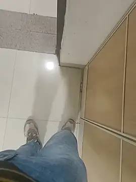 Snapshot of Gururonny07 chatting on February 19, 2025, 12:11 pm Gururonny07 online show from February 19, 2025, 12:11 pm