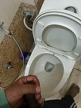 Snapshot of Gururonny07 chatting on March 8, 2025, 5:38 am Gururonny07 online show from March 8, 2025, 5:38 am