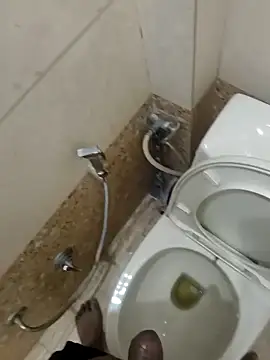 Snapshot of Gururonny07 chatting on September 18, 2025, 6:21 pm Gururonny07 online show from September 18, 2025, 6:21 pm