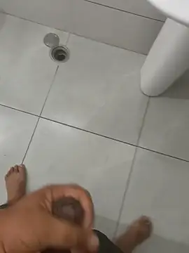 Snapshot of Gururonny07 chatting on July 1, 2026, 12:34 am Gururonny07 online show from July 1, 2026, 12:34 am