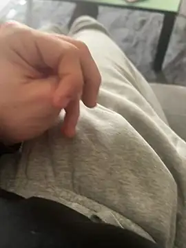 Snapshot of pignoufe chatting on February 13, 2026, 10:44 am pignoufe online show from February 13, 2026, 10:44 am