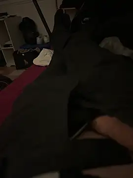 Snapshot of pignoufe chatting on February 27, 2026, 10:43 pm pignoufe online show from February 27, 2026, 10:43 pm