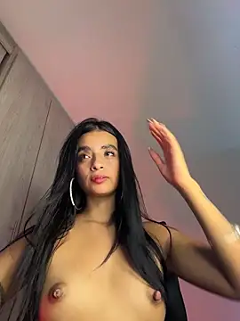 Laura fernandezII online show from November 6, 2025, 2:23 am