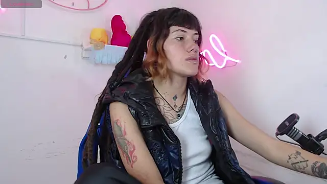  sharlotte777 online show from December 5, 2025, 2:25 pm