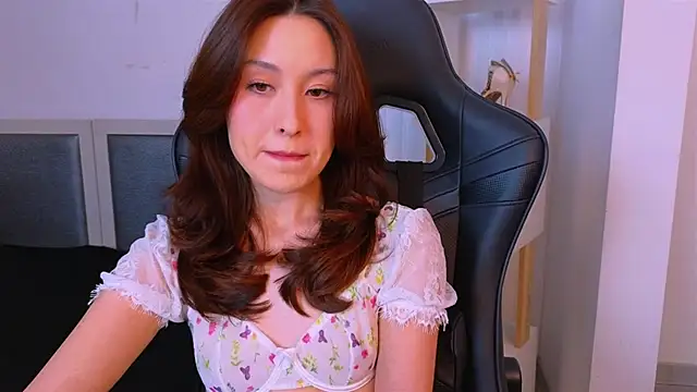 Snapshot of Ann__Cute chatting on March 17, 2025, 8:51 am Ann Cute online show from March 17, 2025, 8:51 am