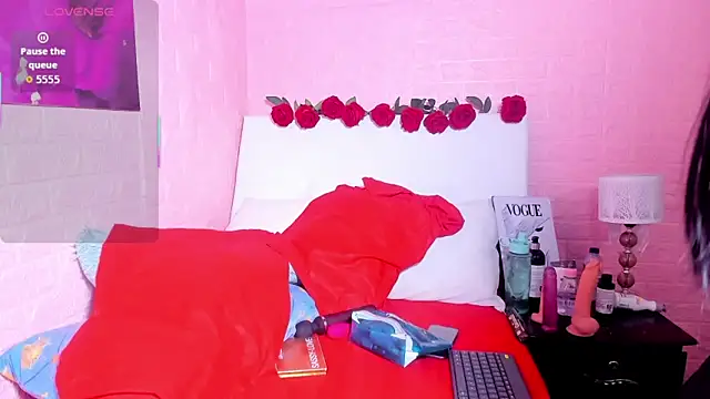 Snapshot of LYAA_COLLINS_ chatting on November 13, 2025, 11:42 am LYAA COLLINS online show from November 13, 2025, 11:42 am