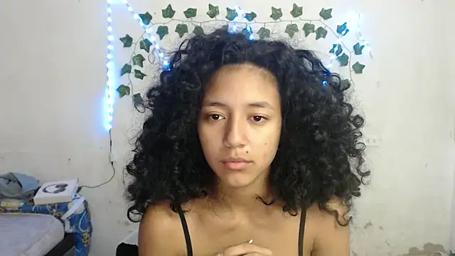 Snapshot of ley_blus10 chatting on January 6, 2025, 12:46 pm ley blus10 online show from January 6, 2025, 12:46 pm