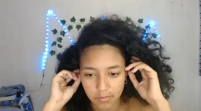 Snapshot of ley_blus10 chatting on January 8, 2025, 5:37 pm ley blus10 online show from January 8, 2025, 5:37 pm