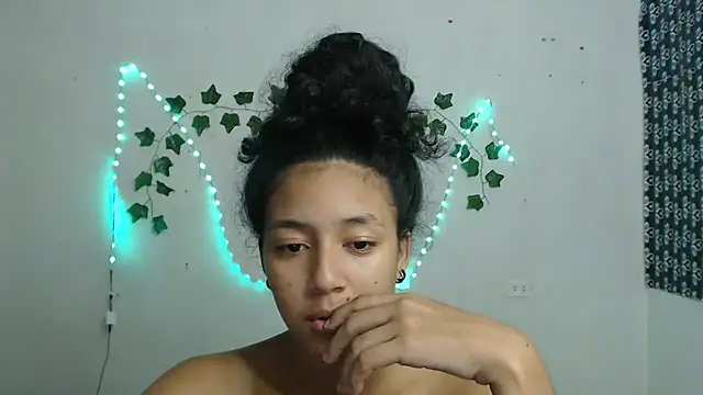 Snapshot of ley_blus10 chatting on January 18, 2025, 9:34 am ley blus10 online show from January 18, 2025, 9:34 am