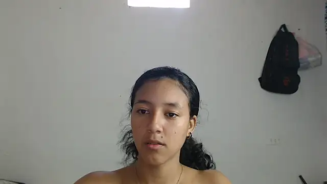 Snapshot of ley_blus10 chatting on February 4, 2025, 4:50 pm ley blus10 online show from February 4, 2025, 4:50 pm