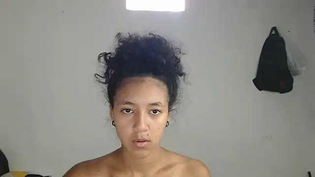 Snapshot of ley_blus10 chatting on March 8, 2025, 12:41 pm ley blus10 online show from March 8, 2025, 12:41 pm