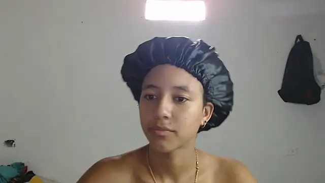 Snapshot of ley_blus10 chatting on March 18, 2025, 1:53 pm ley blus10 online show from March 18, 2025, 1:53 pm