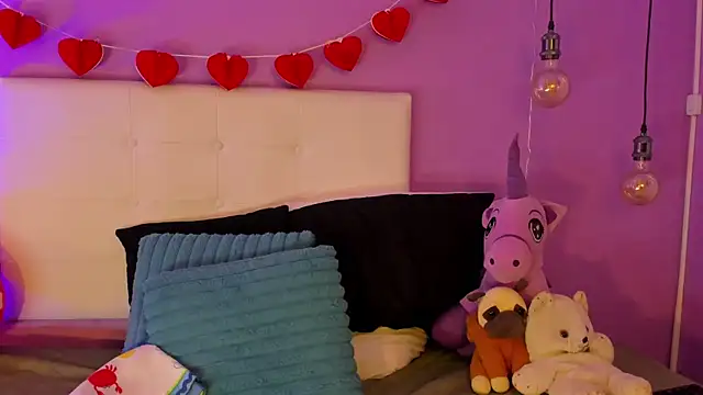 Snapshot of Charlotte11-11 chatting on February 16, 2026, 3:08 pm Charlotte11-11 online show from February 16, 2026, 3:08 pm