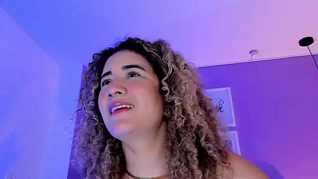 Snapshot of Charlotte11-11 chatting on March 10, 2026, 10:04 pm Charlotte11-11 online show from March 10, 2026, 10:04 pm