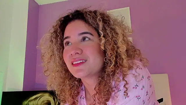 Snapshot of Charlotte11-11 chatting on March 15, 2026, 3:40 pm Charlotte11-11 online show from March 15, 2026, 3:40 pm