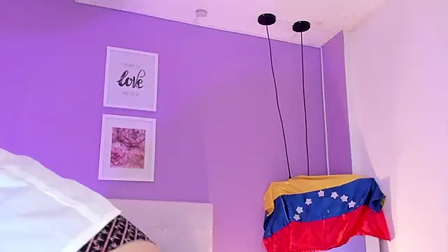 Snapshot of Charlotte11-11 chatting on March 19, 2026, 5:06 pm Charlotte11-11 online show from March 19, 2026, 5:06 pm