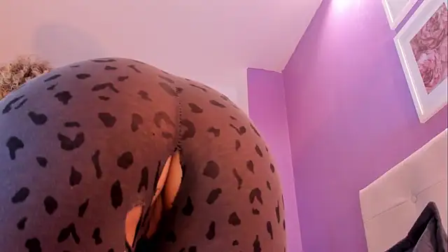 Snapshot of Charlotte11-11 chatting on April 11, 2026, 4:11 pm Charlotte11-11 online show from April 11, 2026, 4:11 pm