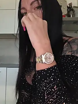 cicciolina online show from November 17, 2025, 1:28 pm