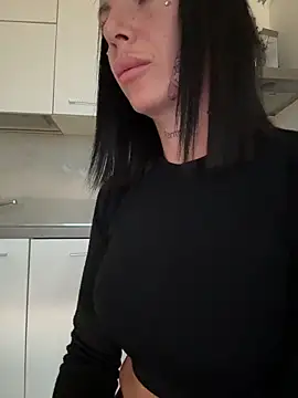 cicciolina online show from November 23, 2025, 1:44 pm