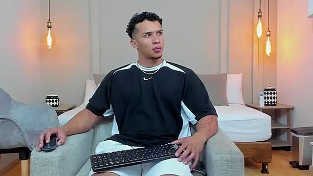 Dominick star online show from February 25, 2025, 4:57 am