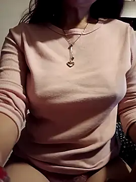 Snapshot of KITTEN-10 chatting on October 13, 2025, 3:28 am KITTEN-10 online show from October 13, 2025, 3:28 am