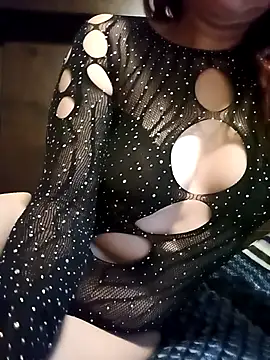 Snapshot of KITTEN-10 chatting on October 24, 2025, 3:36 am KITTEN-10 online show from October 24, 2025, 3:36 am