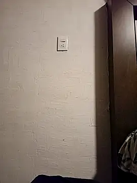 Snapshot of KITTEN-10 chatting on November 7, 2025, 3:39 am KITTEN-10 online show from November 7, 2025, 3:39 am