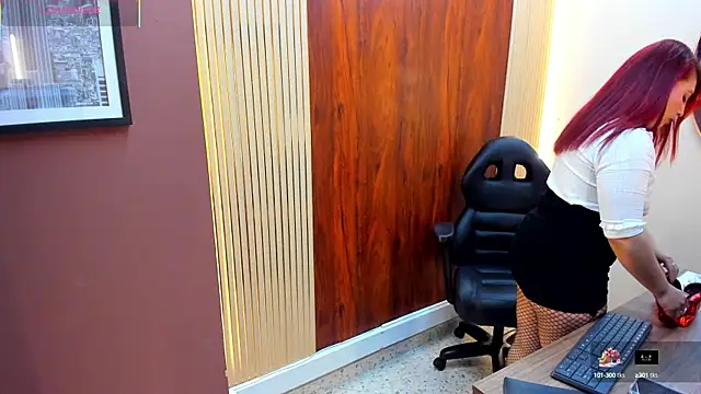 VickyJohnson1 online show from February 6, 2025, 11:48 pm