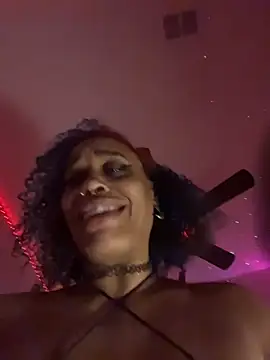 loveluna8 online show from December 21, 2025, 10:39 pm