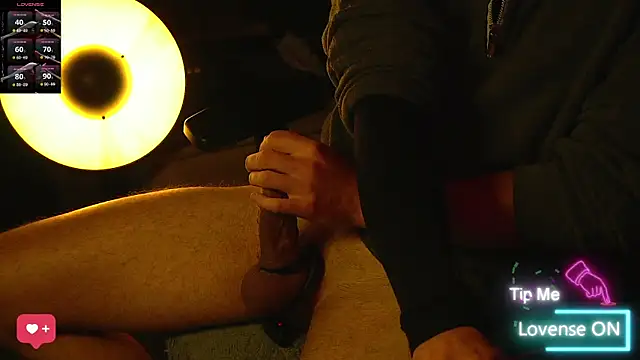 Snapshot of coupleofficial chatting on April 2, 2026, 11:24 pm coupleofficial online show from April 2, 2026, 11:24 pm