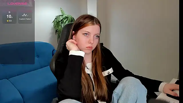 Snapshot of Sandra__Cute chatting on February 3, 2025, 11:31 am Sandra Cute online show from February 3, 2025, 11:31 am