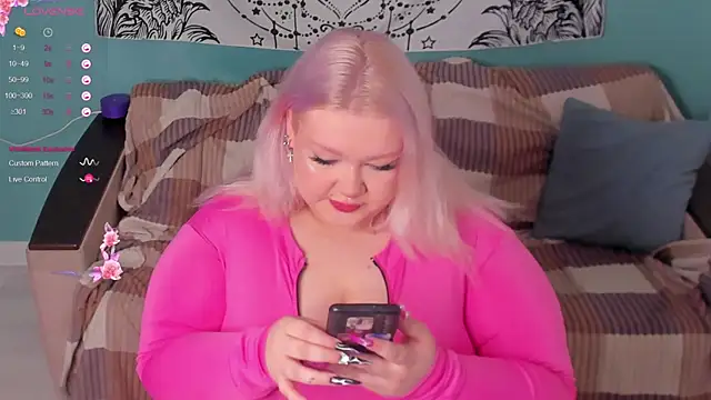 LilyBelll online show from December 2, 2024, 4:20 pm