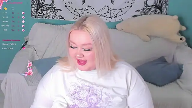 LilyBelll online show from December 18, 2024, 7:41 pm