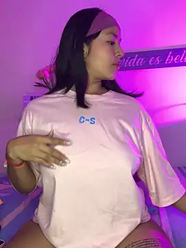 Snapshot of EmmaRossem chatting on October 9, 2025, 7:45 pm EmmaRossem online show from October 9, 2025, 7:45 pm