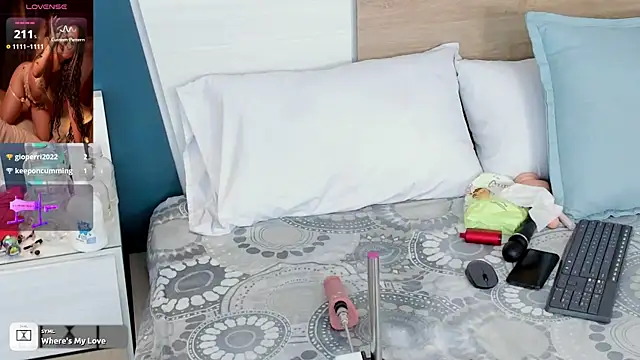 Megansttein  online show from January 29, 2025, 11:35 pm