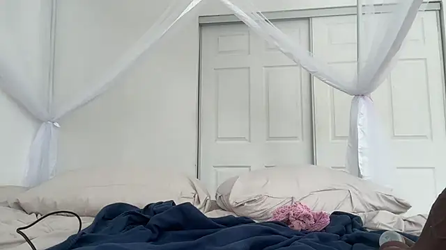 shandiloveslemonss online show from December 22, 2025, 2:47 pm