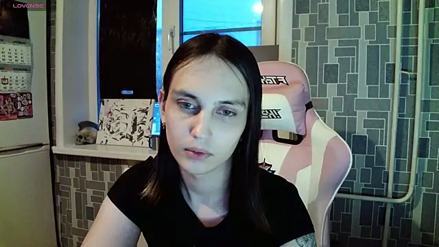 Snapshot of BlackHe4rts_ chatting on December 15, 2024, 2:19 am BlackHe4rts online show from December 15, 2024, 2:19 am