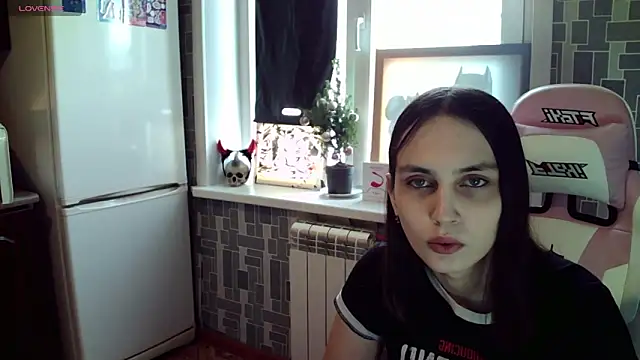 Snapshot of BlackHe4rts_ chatting on January 13, 2025, 6:16 am BlackHe4rts online show from January 13, 2025, 6:16 am