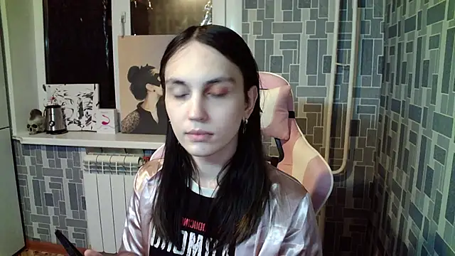 Snapshot of BlackHe4rts_ chatting on October 9, 2025, 4:05 pm BlackHe4rts online show from October 9, 2025, 4:05 pm