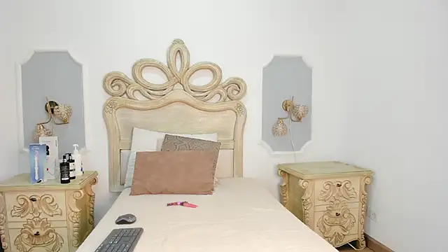  chloe adams online show from November 21, 2025, 11:31 am