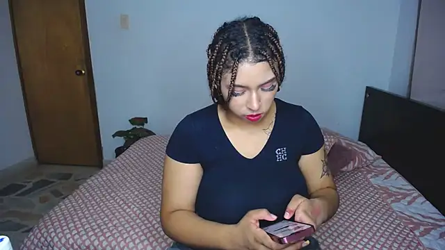 Snapshot of barbara_falcons chatting on December 29, 2024, 5:31 am barbara falcons online show from December 29, 2024, 5:31 am