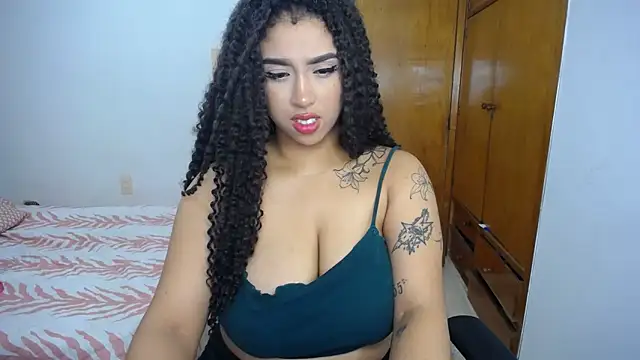 Snapshot of barbara_falcons chatting on March 15, 2025, 4:24 am barbara falcons online show from March 15, 2025, 4:24 am