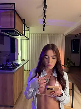carolynnetrujillo online show from July 24, 2026, 12:41 am