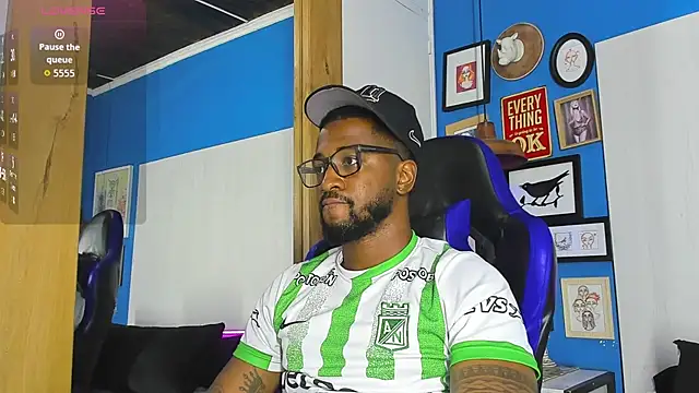 Snapshot of Drake_Nassir4 chatting on September 23, 2025, 9:07 pm Drake Nassir4 online show from September 23, 2025, 9:07 pm