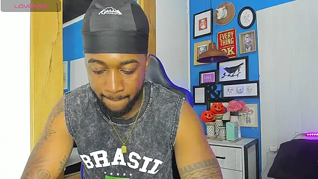 Snapshot of Drake_Nassir4 chatting on October 31, 2025, 9:49 pm Drake Nassir4 online show from October 31, 2025, 9:49 pm