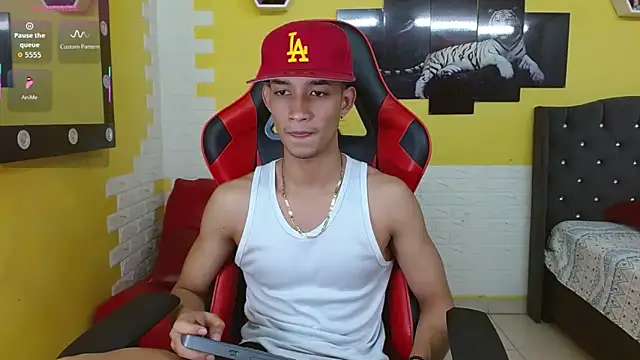 jose sexycumm online show from November 26, 2025, 7:26 pm