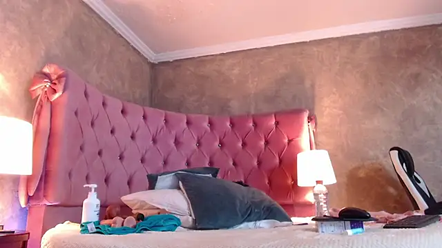 Snapshot of GabyPetit chatting on January 31, 2025, 10:52 pm GabyPetit online show from January 31, 2025, 10:52 pm