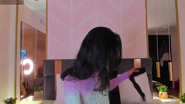 GabyPetit online show from November 13, 2025, 8:08 pm