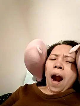 Snapshot of doggiepossession chatting on March 8, 2025, 3:45 pm doggiepossession online show from March 8, 2025, 3:45 pm