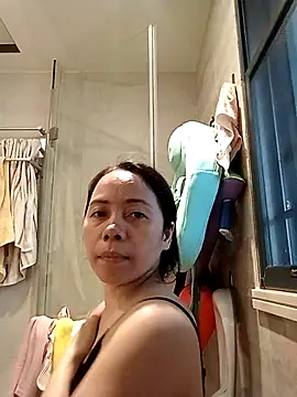 Snapshot of doggiepossession chatting on March 10, 2025, 9:43 am doggiepossession online show from March 10, 2025, 9:43 am